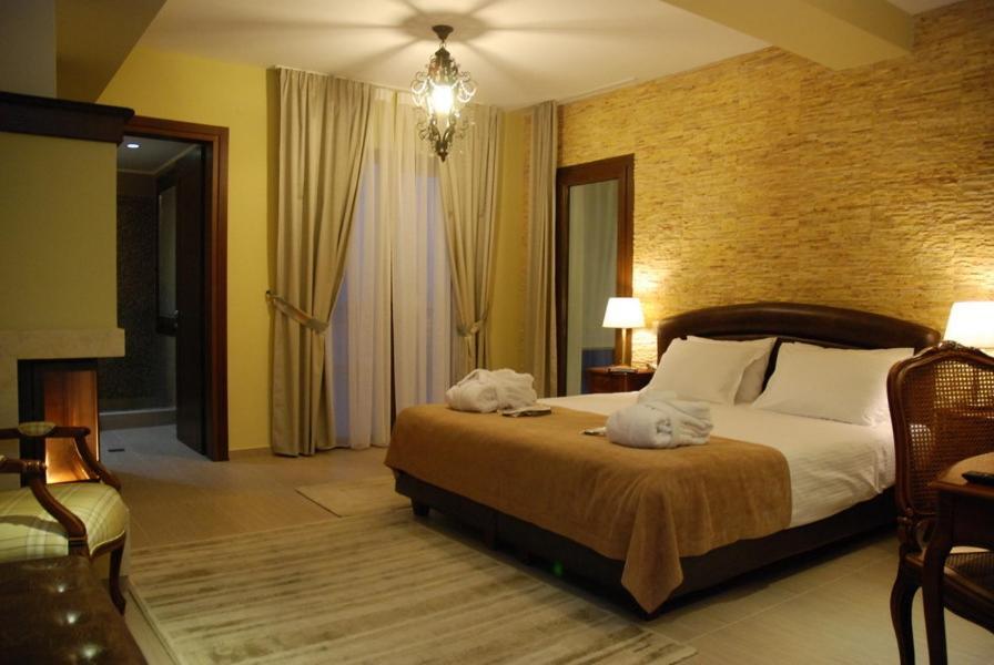 Agapi Luxury Hotel Káto Loutrákion 객실 사진