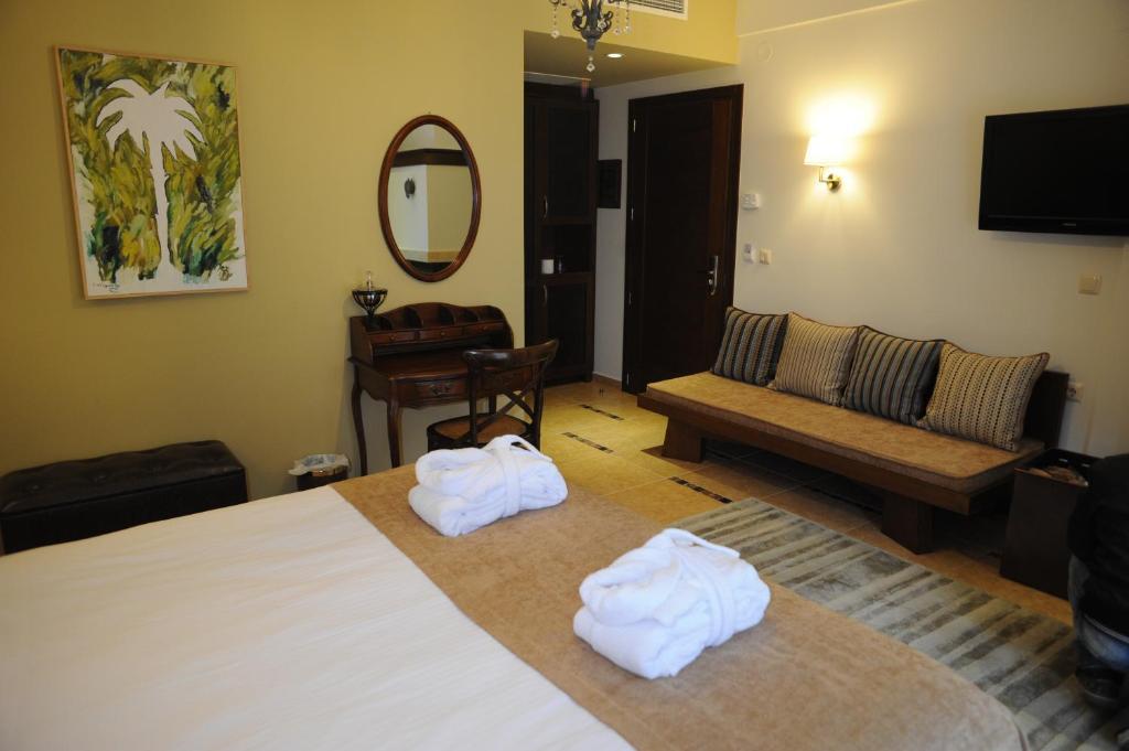 Agapi Luxury Hotel Káto Loutrákion 객실 사진