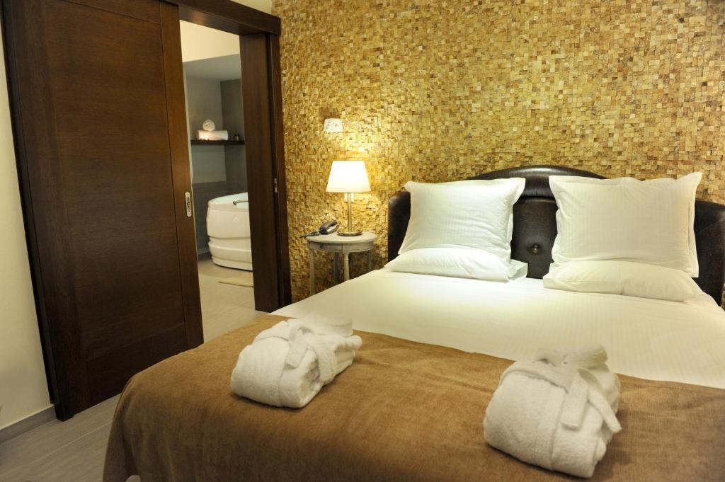 Agapi Luxury Hotel Káto Loutrákion 객실 사진